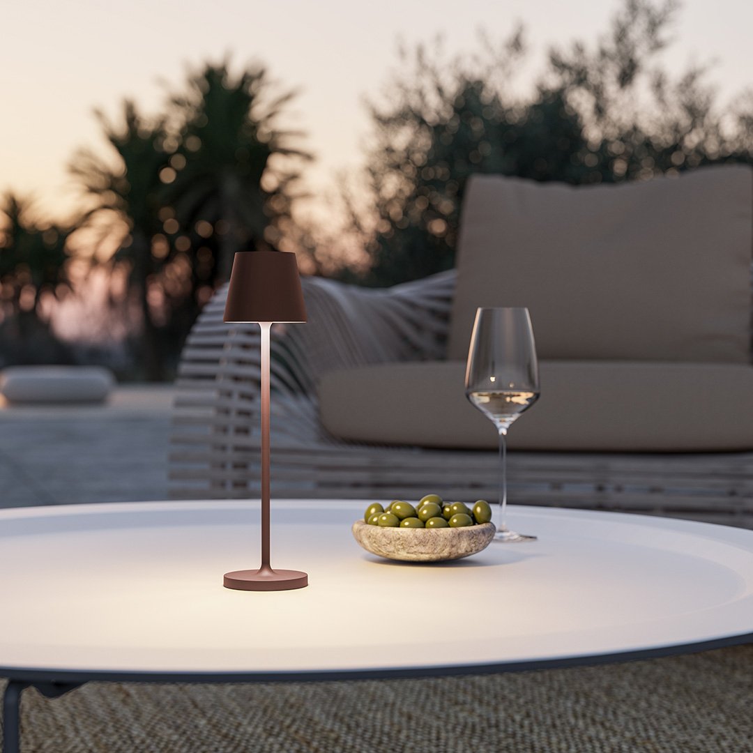 Avenir - Lampada da Tavolo con Paralume Conico in Alluminio