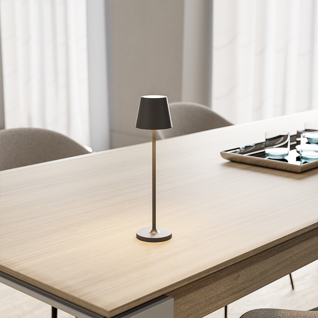 Avenir - Lampada da Tavolo con Paralume Conico in Alluminio