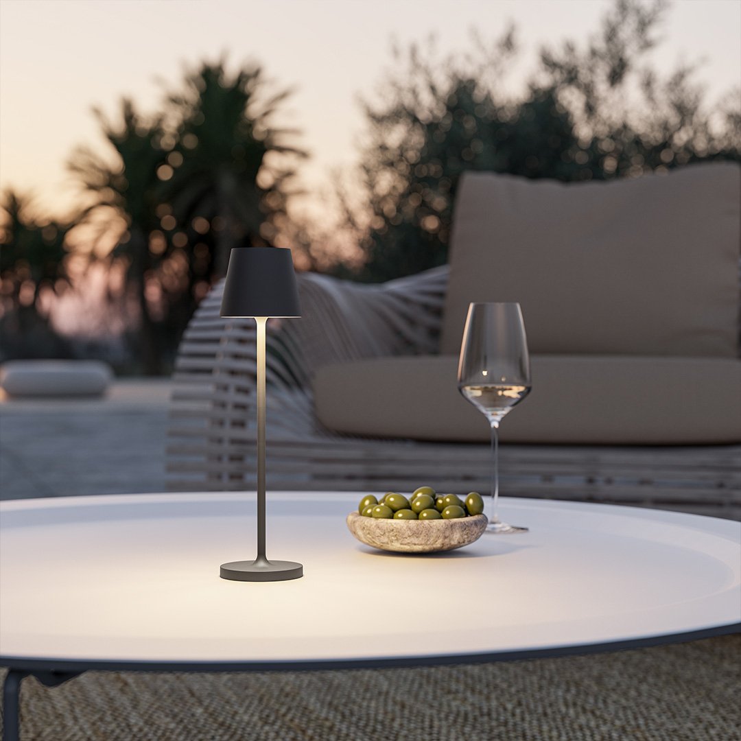 Avenir - Lampada da Tavolo con Paralume Conico in Alluminio